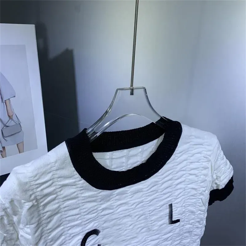 2023 Printemps/Été T-shirt Nouvelles Femmes Bubble Fold Petit Parfum Contraste Col Rond Manches Courtes Poitrine Lettre Broderie Tendance TopS-L