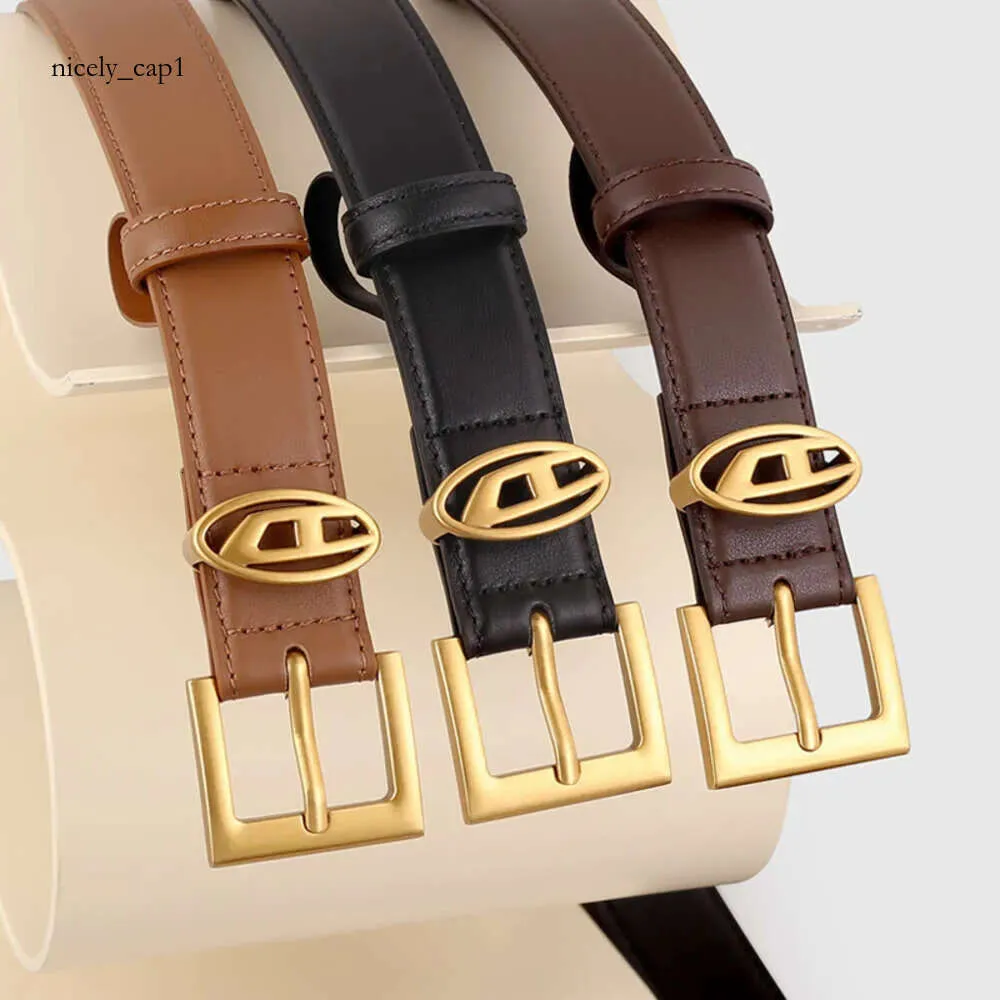 2024 NYA D-Letter Fashion Belt Womens minimalistiska nålknapp Huvudlager Kohud Womens Deisel Belts Decoration Versatile 928