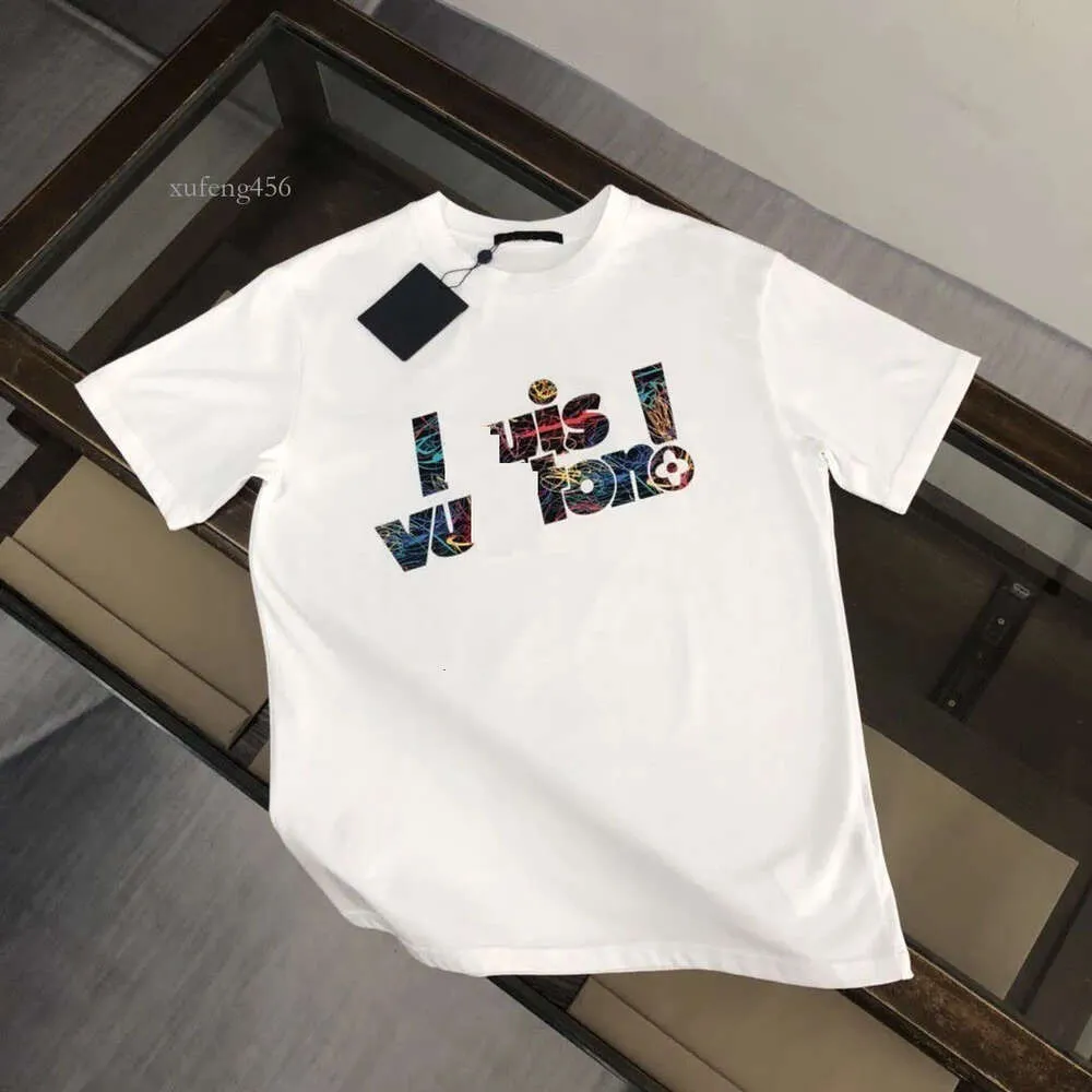 T-shirt de concepteur d'été pour hommes et femmes décontracté et T-shirt à carreaux imprimés à manches courtes T-shirts vendant des vêtements hip-hop haut de gamme pour hommes taille M-4XL Xufeng456