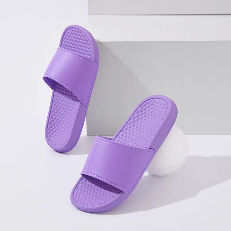 Pantoufles de couleur pure pour hommes et femmes, chaussures plates en caoutchouc, chaussures de plage décontractées, sandales d'extérieur d'été violettes