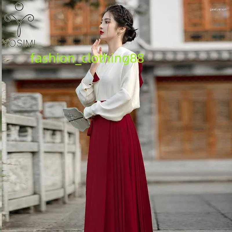 Casual Dresses Yosimi Chinese Style Horse Face Kjol Pleated 2 Piece Women Set V-ringen långärmad vit skjorta och röd Hanfu vintage