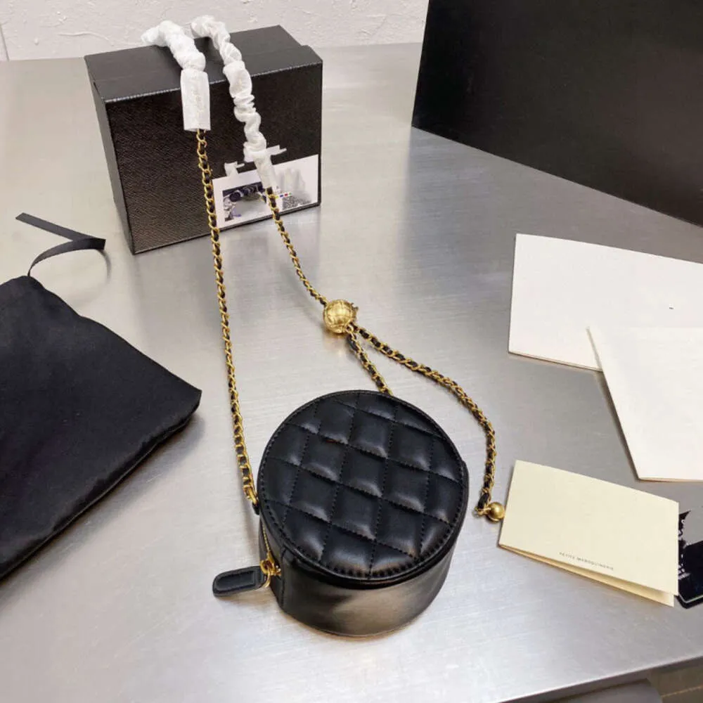 Chanel ★ PLUSH ROUND CAKE CROSS-BODY BAG DHgate.com:Designer channeles bags New Leisure Leather Small