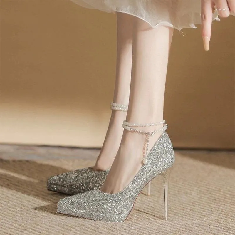 Sapatos de vestido String Bead High Saltos Mulheres Bling Pointed Toe Verão 2024 Designer Luxury Party Bombas Femme Zapatos