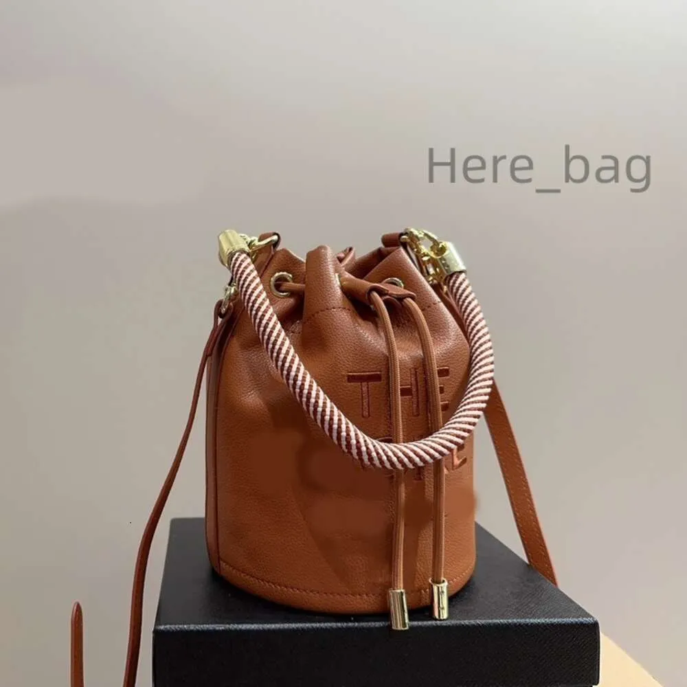 Hinkväskor designer märke väska läder tote 2024 luxurys sträng cross boody handväska mode axel högkvalitativ kvinnlig bokstäver handväska plånbok slätt