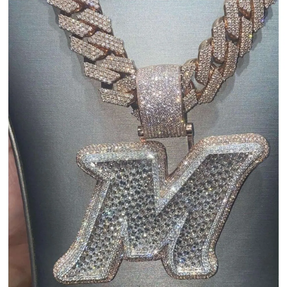 Hoge kwaliteit Vvs Moissanite Iced Out volledige diamanten letter initiële naam m sieraden gepersonaliseerde goede aangepaste hangers