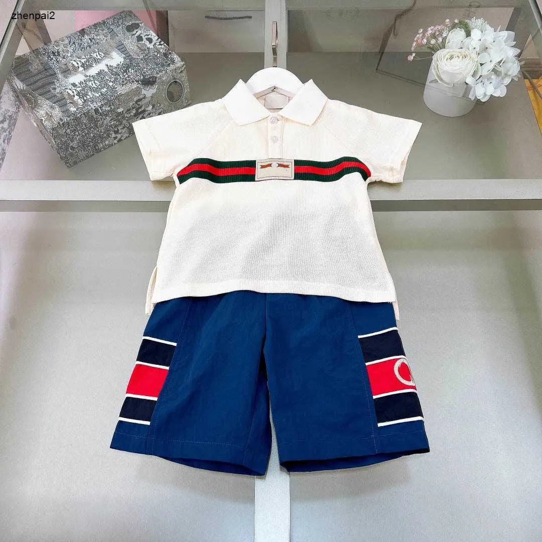 Luxo crianças terno de manga curta criança camiseta conjunto bebê fatos de treino tamanho 100-150 verão listra emenda camisa polo e shorts 24feb20