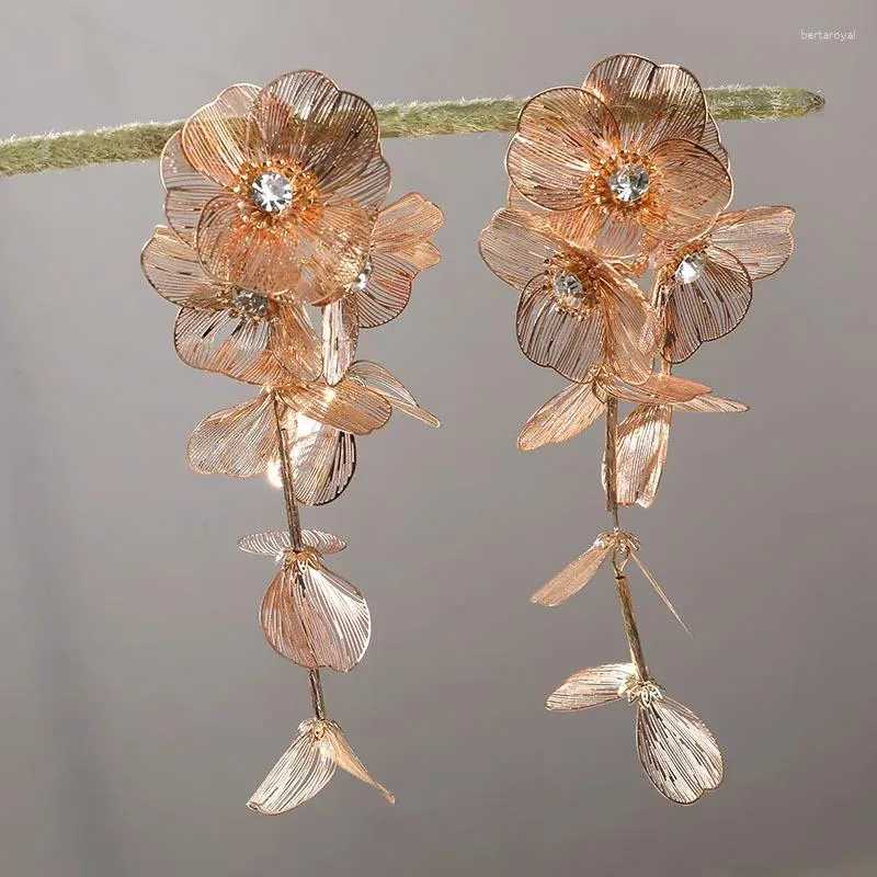 Brincos pendurados luxo longo metal flor borla fishtail rosa para mulheres personalidade temperamento jóias douradas presente atacado