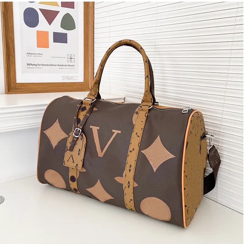 Bolsa de viaje de gran capacidad con cremallera Satchel Diseñador de alta capacidad con ranura interior Totes de bolsillo Bolsa deportiva para hombre Bolsas de bolos de moda para mujer Bolsos