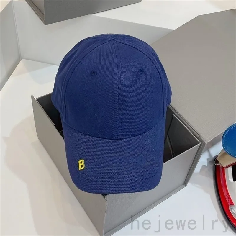 Moda zamontowana czapka męska płótno czapka baseballowa liter haftowy multicolors cappello street Sports Sports Luksusowy projektant Caps Solid Color PJ054 B4