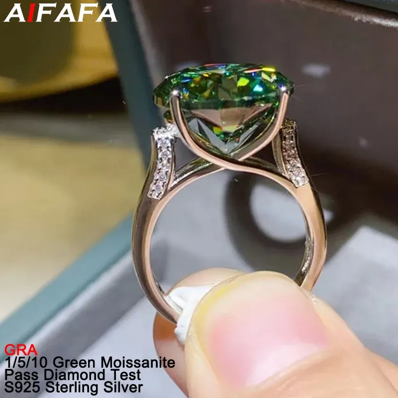 Ringar toppklass 1/5/10 karat Green Moissanite Women Rings Plate AU750 Moissanita Lab Diamond Smooth Bright Surface 925 Silver Ring