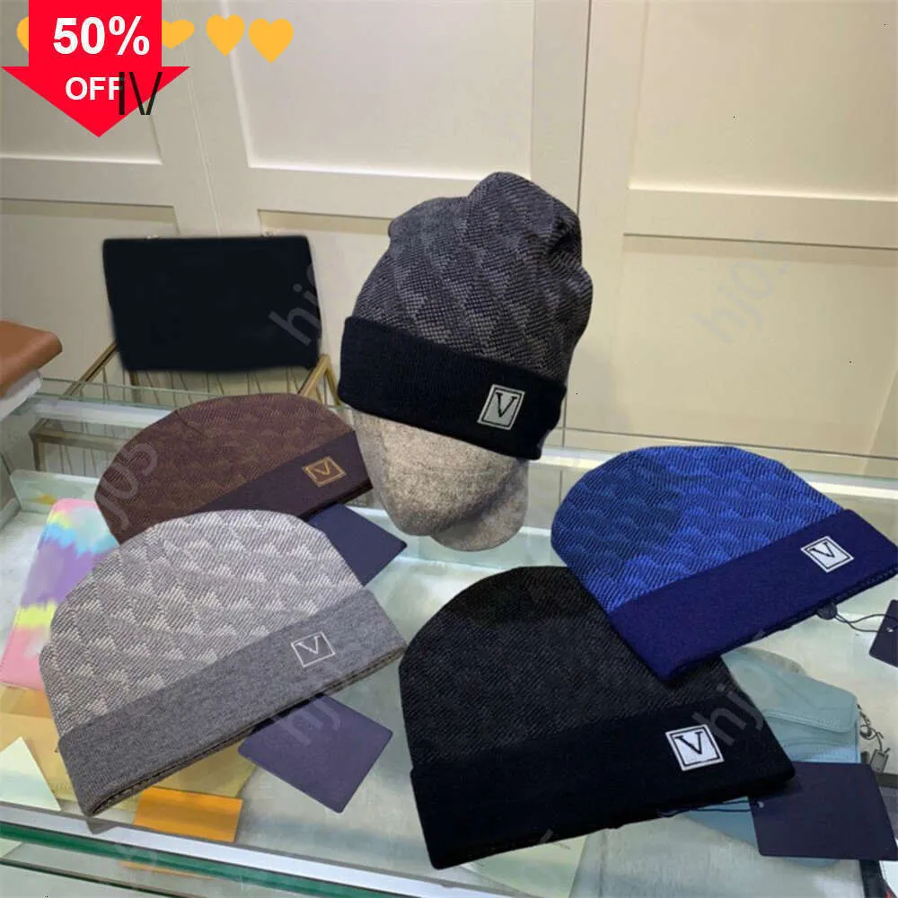 Bonnet de créateur à carreaux chapeaux de créateurs pour hommes bonnets tricotés chapeau d'hiver automne casquette de crâne thermique voyage de ski bonnets de luxe classiques marron noir gris garder au chaud 1331s