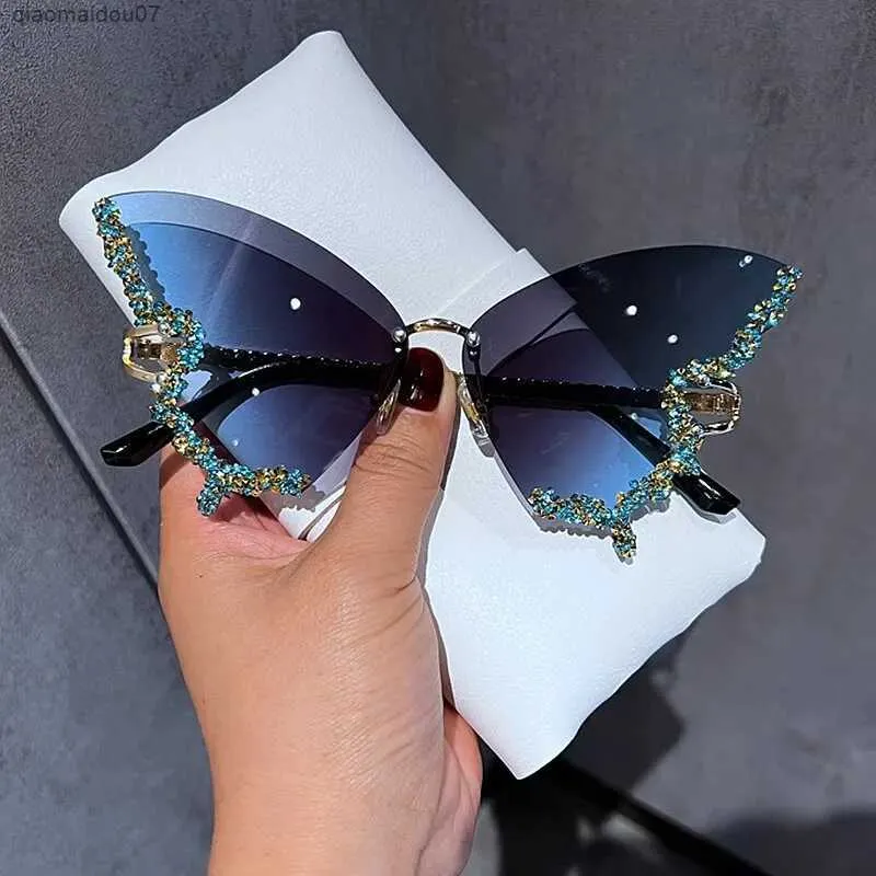 Óculos de sol Luxury Diamond Butterfly Sunglasses para femininos da marca Y2K Retro sem moldura óculos de sol de grandes dimensões para vidro feminino