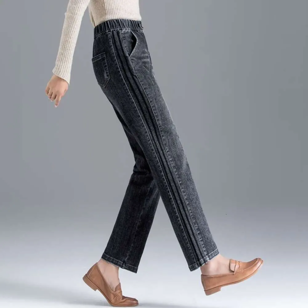 Rauchgraue Jeans mit geradem Bein für Damen im Frühling 2023, neue verkürzte Hosen, hoch taillierte Slim Mom-Hosen mit geradem Bein