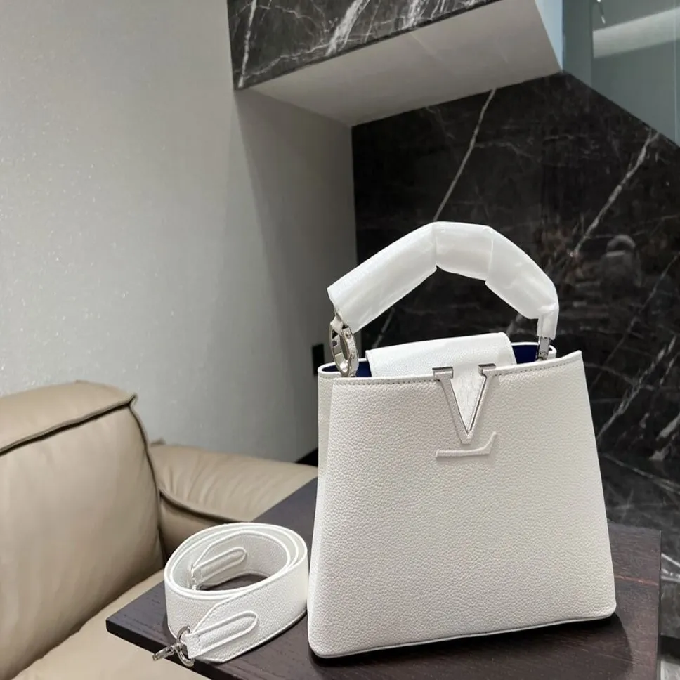TZ Ladie Brand Small Handbag Capucines BB Series Designer Soft Tote White Wide Wide Shoulder Strap Echt lederen Crossbody Bag Simple259T