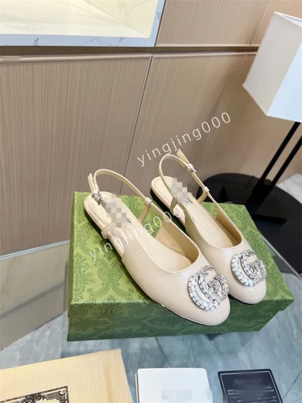 2024 nuove donne calde di lusso corda di canapa intrecciata catena di metallo sandalo pantofola designer moda lusso elegante materiale semplice scarpe basse design confortevole cz240251