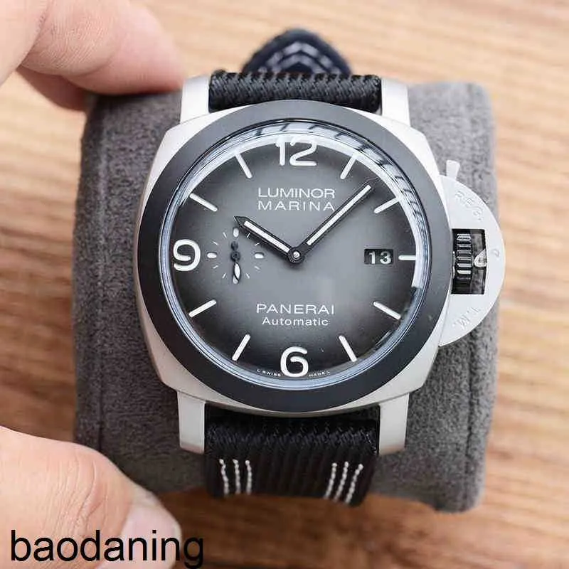 Mens Luxury Luminor Panerais Watch for Mechanical Watches Wristwatch V7 Automatisk lysande pekare Display Laser Sintered Titanium Case Designer