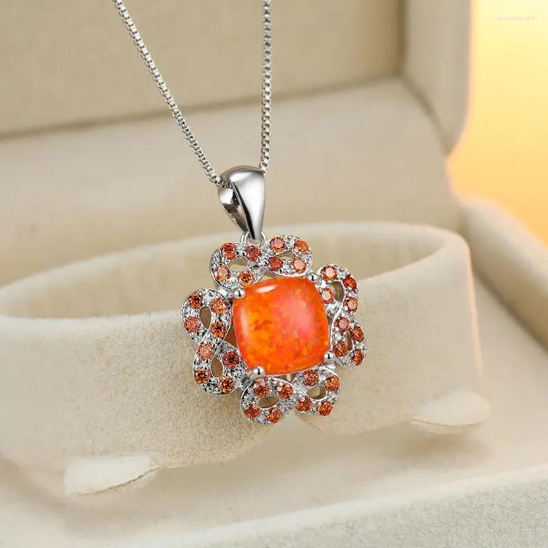 Hangers Platina Oranje Diamant Met Een Figuur ACHT RAND OPALEN BLOEM KETTING