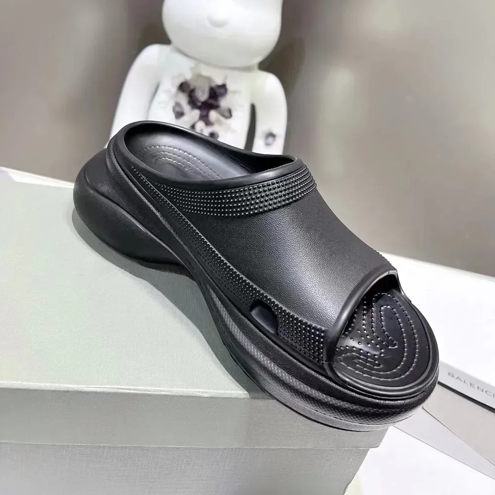 Chinelos de plataforma feminina sandálias chinelos mules saltos grossos slip-on chinelos perfurados redondo dedo do pé aberto para mulheres designers de luxo sapatos fábrica footwea