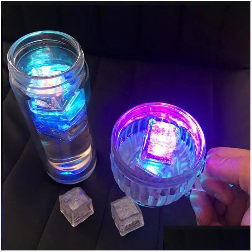 Inne imprezy imprezowe zaopatrzenia 2021 Flash Ice Cubes aktywowane wodą LED LED LED LED LED w barach wodnych urodziny ślubne Christma Dhnbr