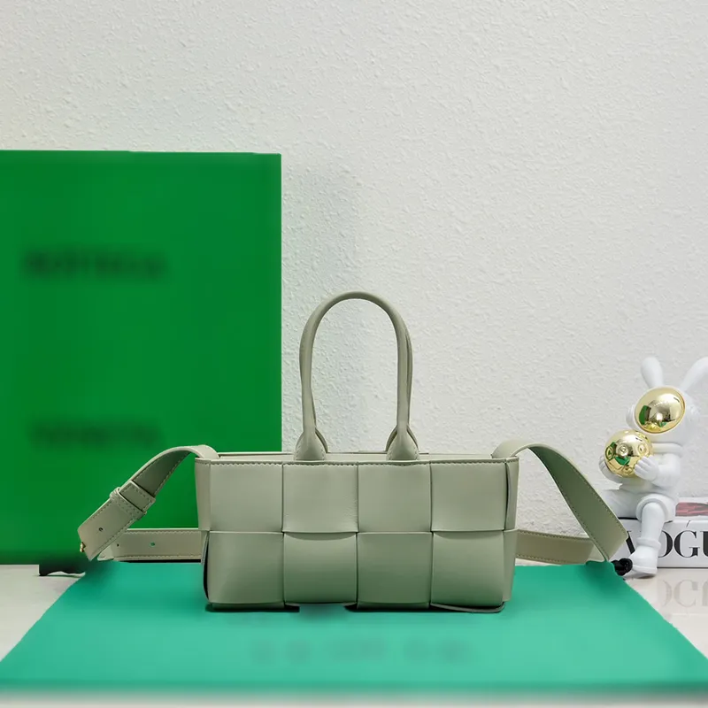 Mini-Einkaufstasche, hochwertige klassische Damen-Umhängetasche aus echtem Leder, Luxus-Designer-Handtasche der Marke B, 22 cm, CSD2402238