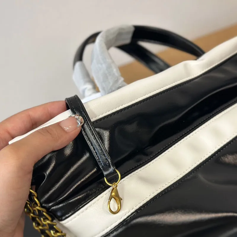 Borsa stilista Il peso casual e bello è una capacità molto leggera di grandi dimensioni 38X50 cm bella borsa grande sacco della spazzatura Borsa a tracolla portatile