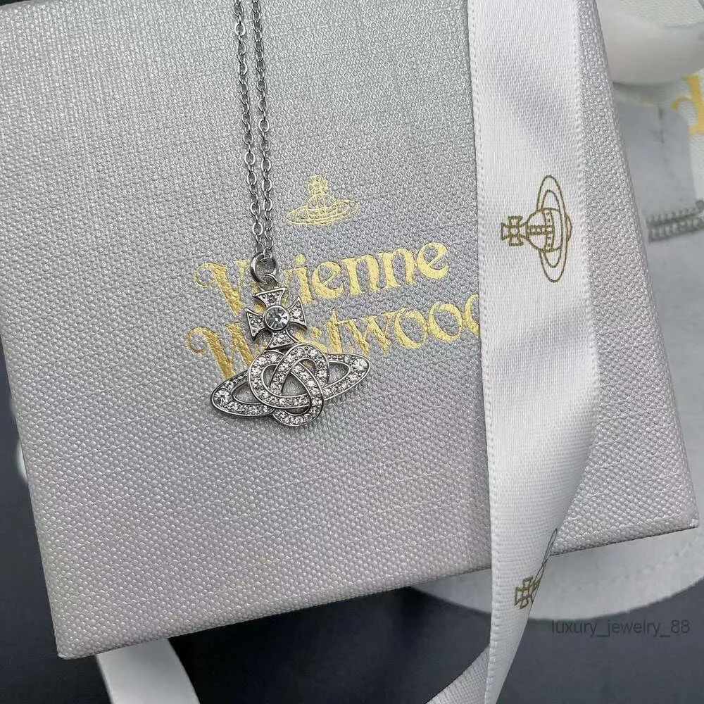 Collana satellite Collana di design per donna Gioielli di lusso Vivenwestwood Collana Viviane Westwood 23vivienne Dowager Collana con diamanti pieni Saturno Amore F