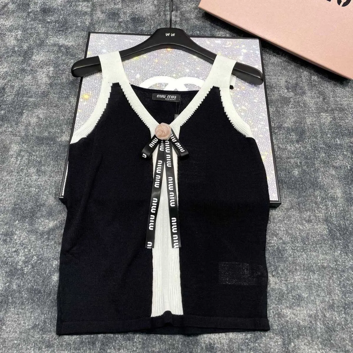 Early Spring New Ice Cool Silk Knitted Small Sling Strap Heavy Industry Flower Accessories Slimming and Lightweight Versatile Top