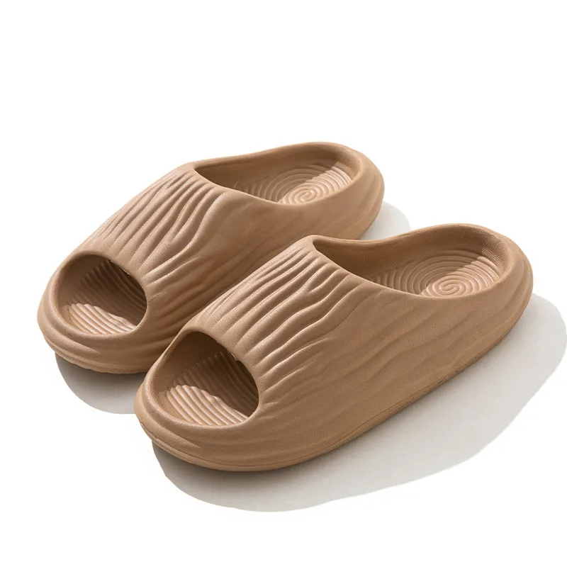 tongs pantoufles pour hommes et femmes portant sur la plage à l'extérieur en été salles de bains à semelles souples se baignant sandales antidérapantes sable