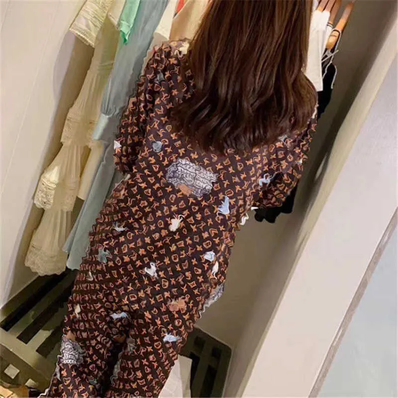 Sleep Lounge Women's Designer Tracksuits Letters Full Print Logo Vintage Pyjamas Style Silk Shirt Drawstring Elasticated midjebyxor Set Sleepwear For Women 8e