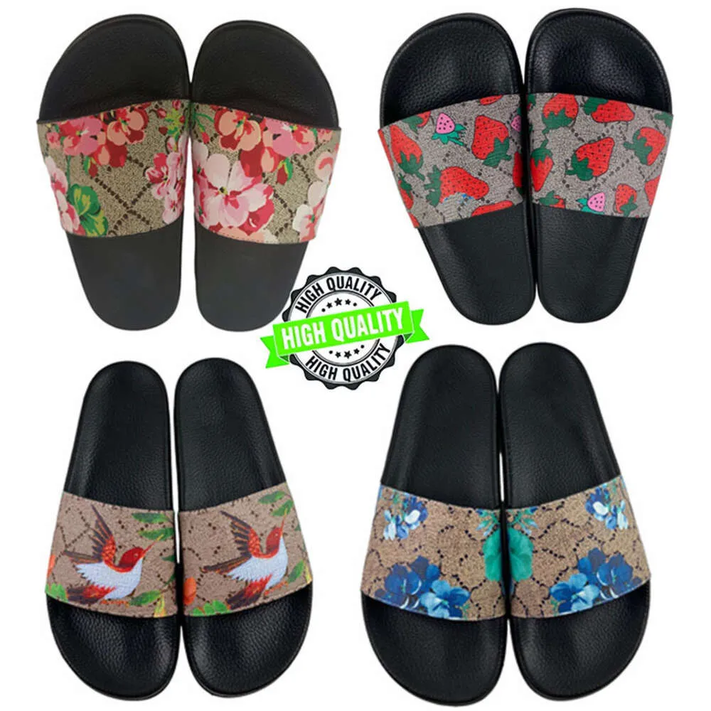 2024 Designerskie mężczyźni Sandały Sandały Zakrątkowe Slajdy Floral Flats Sandals Gumowe Slajdy Brocade Mules Flip Flip Flops Buty plażowe Mokasyna darmowe wysyłki suwaki