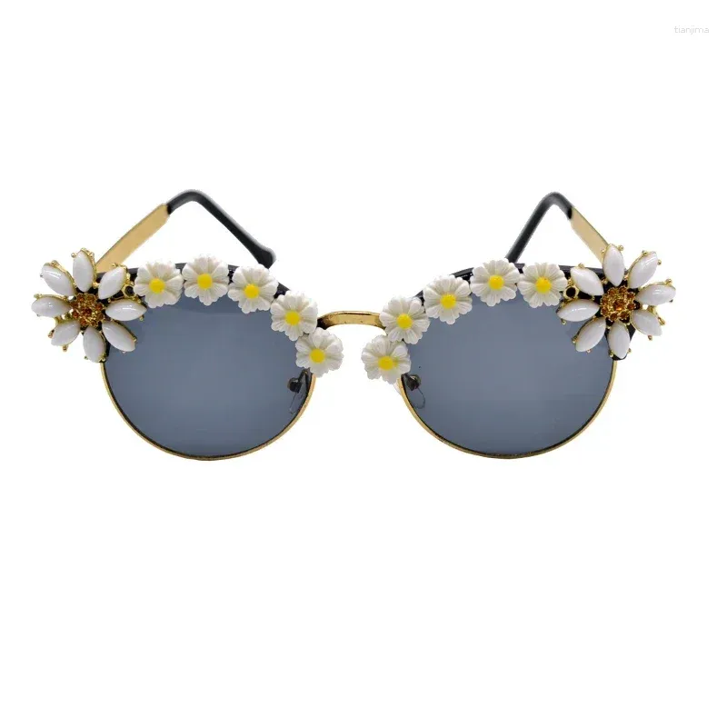 Sunglasses 2024 Diamond Ladies Brand Designer Cat Eye Party Glasses Rhinestone Season Decoration Eyewear Gafas De Sol