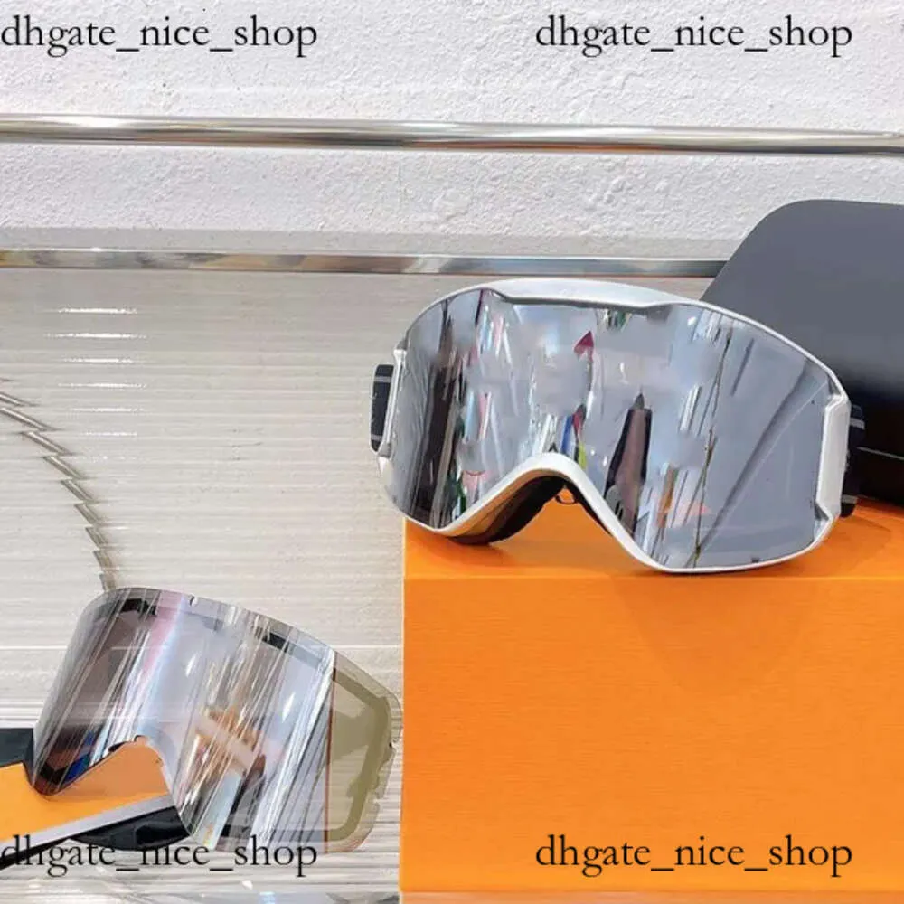 2024 Kvinnors designer Ski Goggles Lunette Reality Eyewear Men Womens Justerbara lyxiga stora glasögonglas i full ram med magnetglas Valentino 847