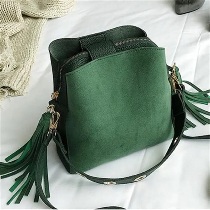 2020 NYA Fashion Scrub Women Bucket Påsar Vintage Tassel Messenger Bag Högkvalitativ retro axelväskor Enkel crossbody väska TOTE258E