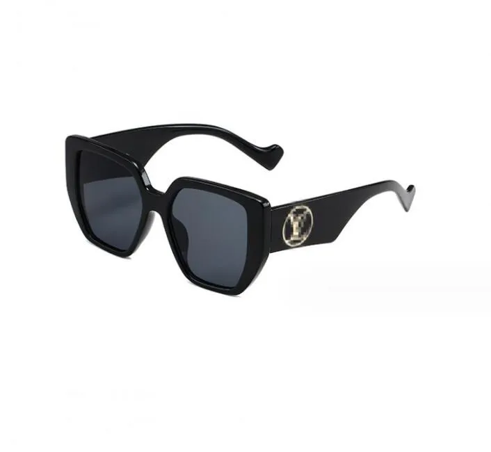 Luxury Designer Brand Solglasögon Designer Solglasögon Högkvalitativ glasögon Kvinnor Män Glasögon Womens Sun Glass UV400 Lens Unisex 7760 Passistpris