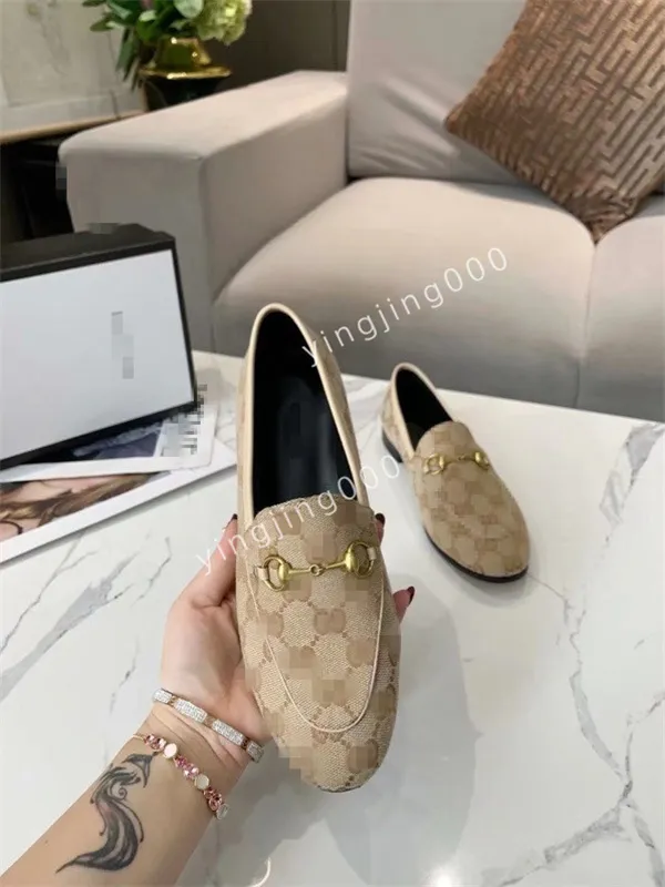 Chaud classique en cuir métal cheval attache femmes chaussures chaussures habillées de créateur italie mode confort paresseux hommes chaussures impression lettre chaussures plates décontractées taille 35-46 cz240272