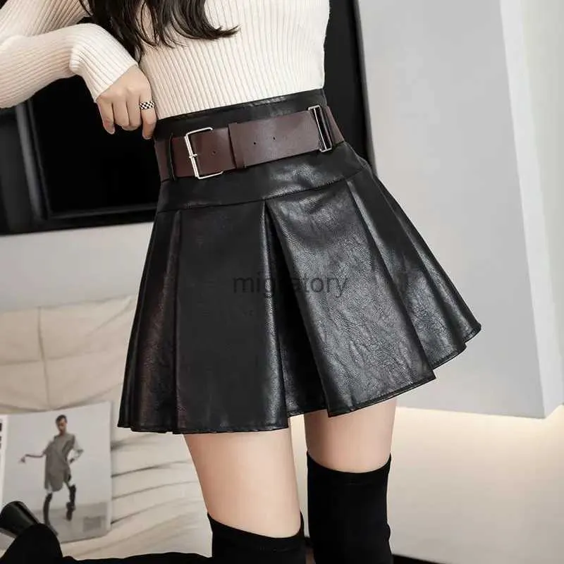 Kjolar skorts nya 2021 Autumn Winter Leather kjol Kvinnor med foder koreansk modestil hög midja khaki svart en linje mini gratis bälte yq240223