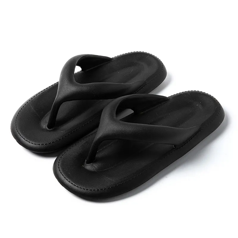 slippers pantoffels voor mannen en vrouwen die buiten in de zomer op het strand worden gedragen, binnen badkamers met zachte zolen baden antislipsandalen zwart