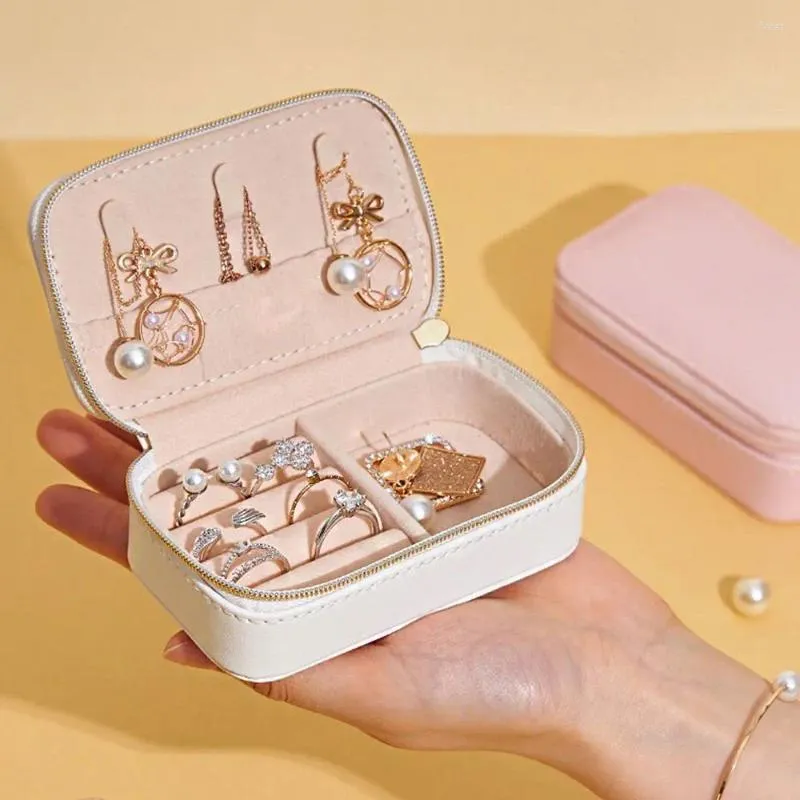Bolsas de joyería Moda Almacenamiento de viaje Caja de regalo Caja de paquete Caja de anillo cuadrado Titular de cuero de PU Pendientes Cajas