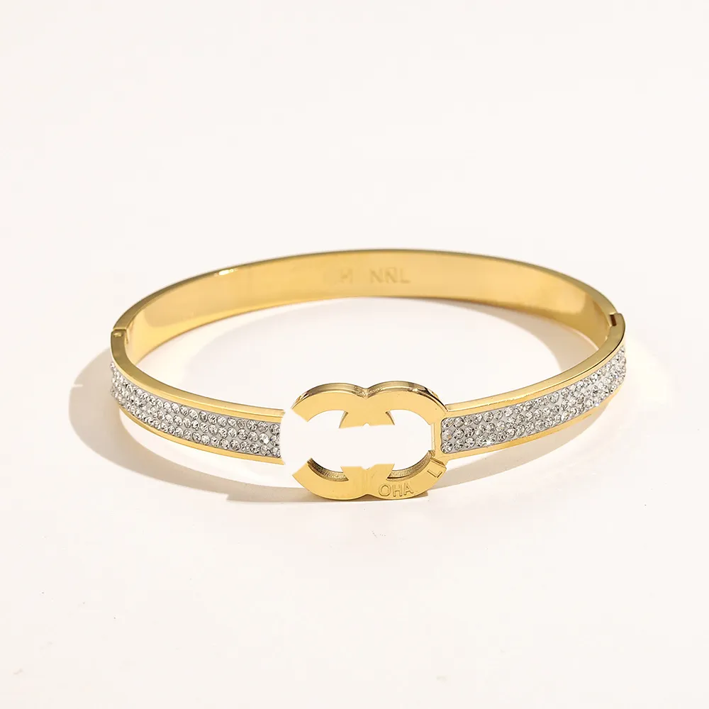 18k Gold Plated Luxury Fashion Letter Designer Kvinnor Bangle Men Rhinestone Armband Varumärke Brev Smycken Tillbehör Högkvalitativ Jubileumsgåva 18Style