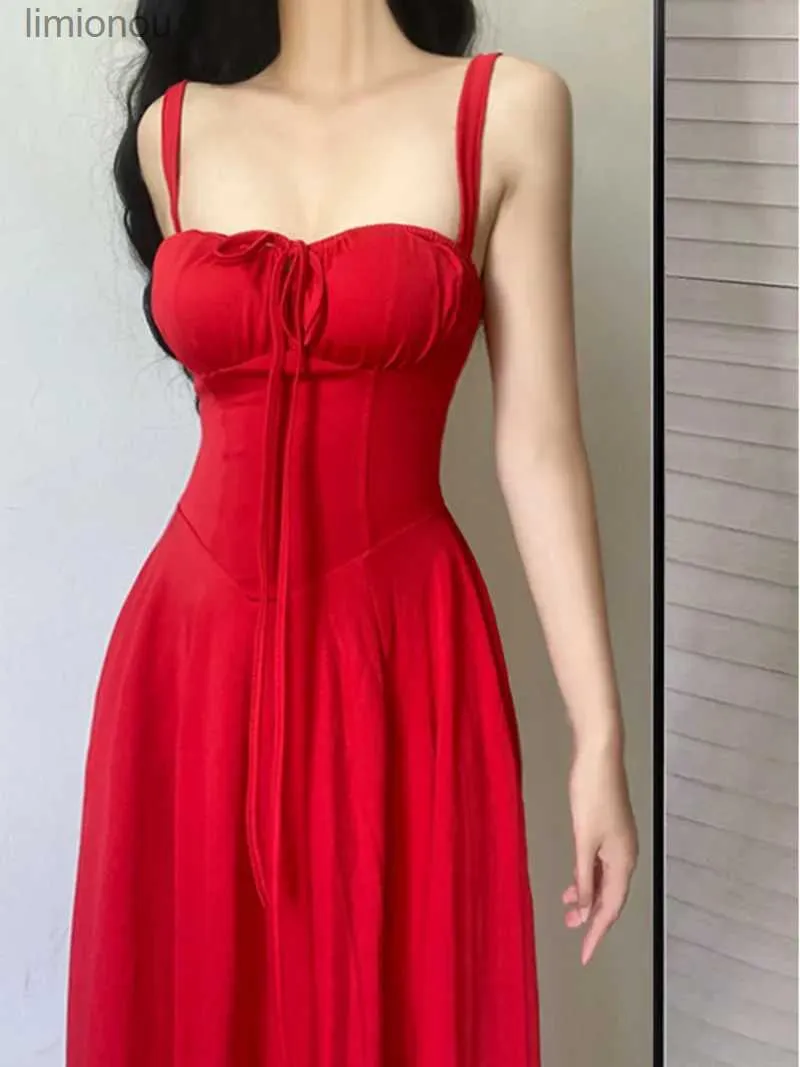 Urban Sexy Dresses Womengaga Sexig rem Lång klänning 2023 Ny Red Square Neck Low Cut High midja långa klänningar för kvinnor Röd heta sexiga koreanska topp 1QYV 240223