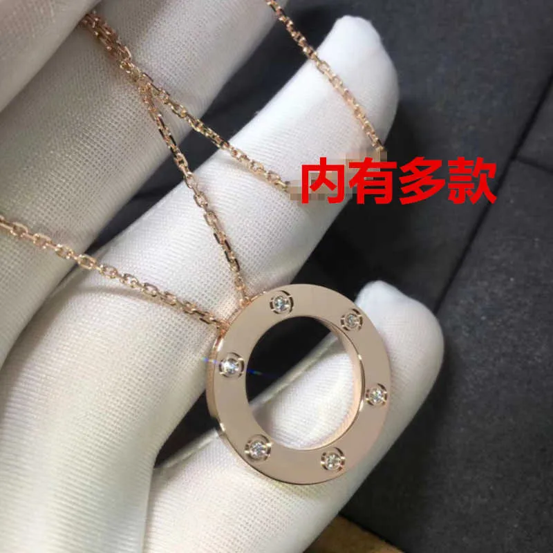 Japanese and Korean Fashion Cujiage 316L Titanium Steel Pancake Necklace for Women 18K Rose Gold Lock Bone Chain Versatile Pancake Necklace