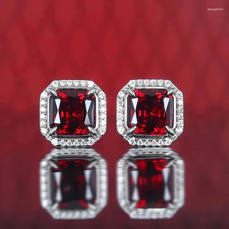 Brincos de garanhão huitan brilhante quadrado vermelho zircônia cúbica para mulheres simples elegante orelha piercing acessórios nupcial jóias de casamento