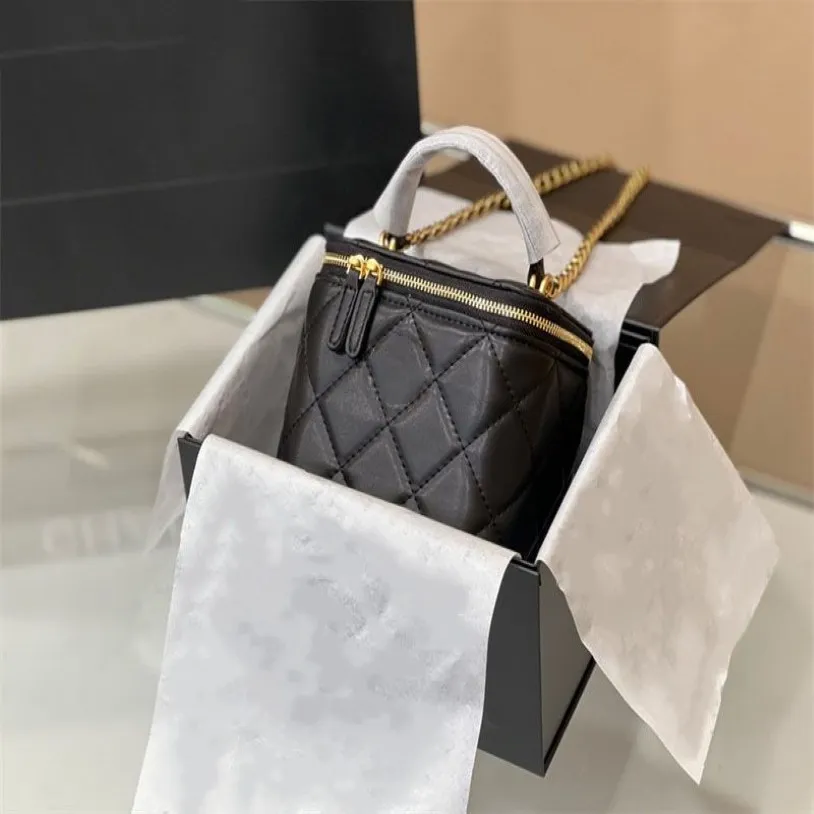 Moda mini çantalar bayan omuz çantaları tasarımcı küçük çanta trend deri kapitone cılız vanity kılıfı ile zincir crossbody çantası wome217p