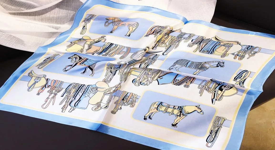 Sciarpa con stampa cavallo Donna Stampa animalier Sciarpe di seta quadrate piccole Foulard regalo 50 50 cm1817065