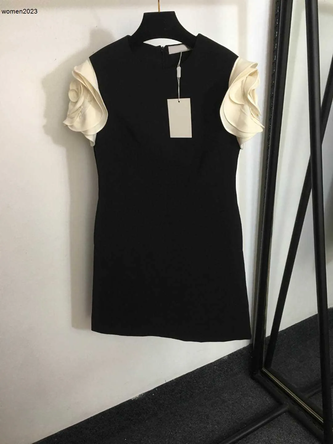designer short sleeve dresses Women's Designer Short Sleeve Dresses