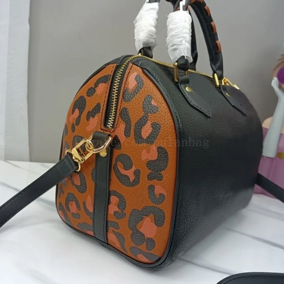 2021 Nya kvinnor Messenger Travel Bag Handbag Classic Style High Quality Fashion Leopard Print axelväskor Lady Totes Handväskor 30 227L