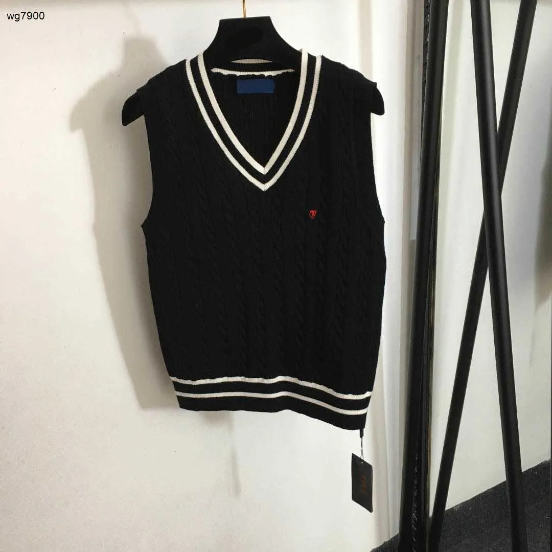 Designer Womem Knit Vest Marque Vêtements pour femmes Printemps Top Fashion Logo Veste à manches longues Lady Sweat à capuche 24 février