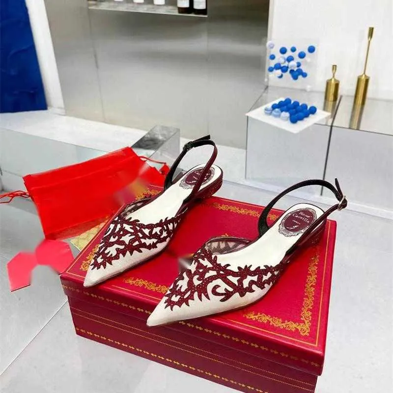 Femmes Flats Sandales de luxe Chaussures de mariage Sexy Crystal Gladiator Shoe Factory Footwear