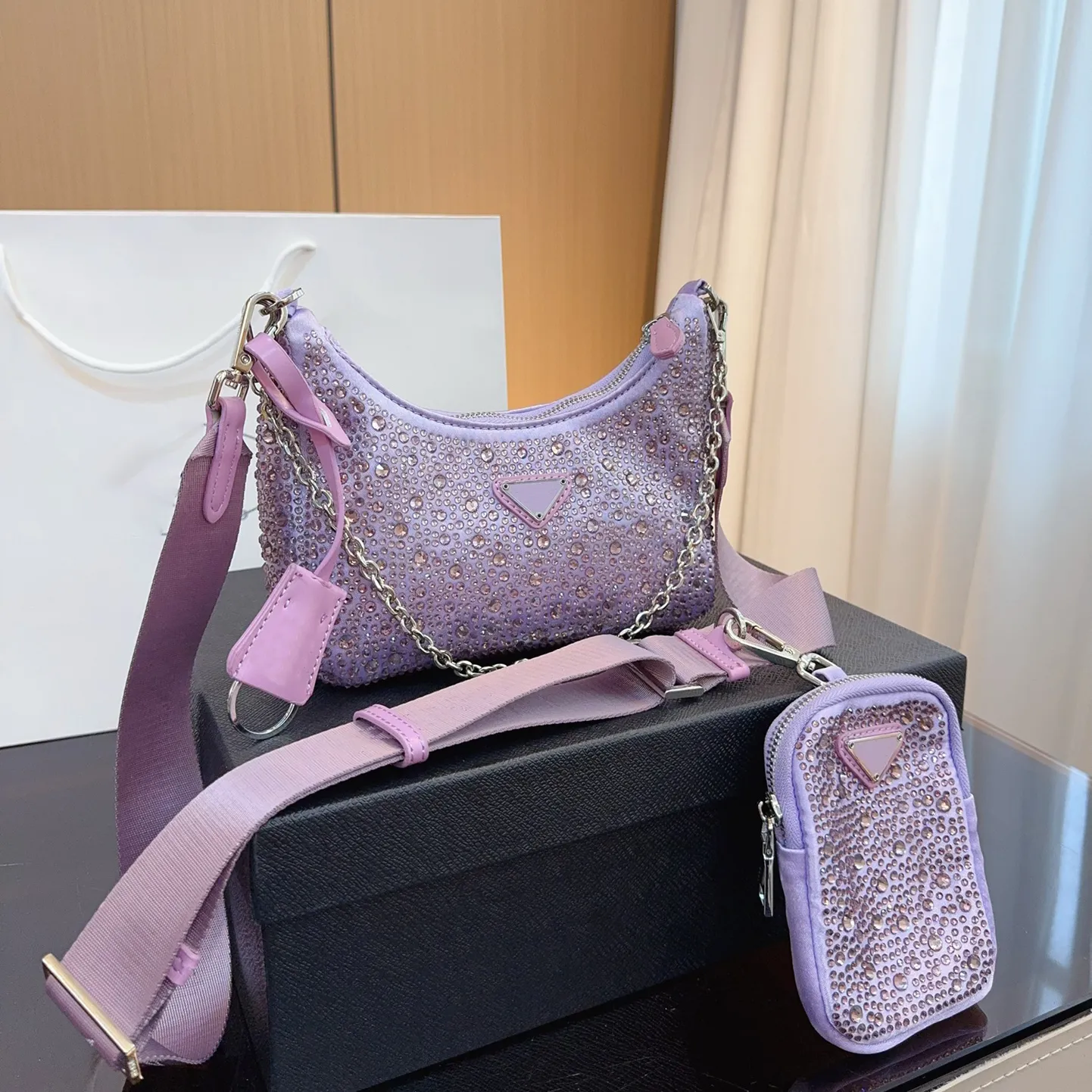 Sac à bandoulière de mode classique de célèbre créateur avec sac pour femme en diamant, portefeuille trois en un, sac à main avec chaîne en métal, sac à double dos, style socialite date et par 571