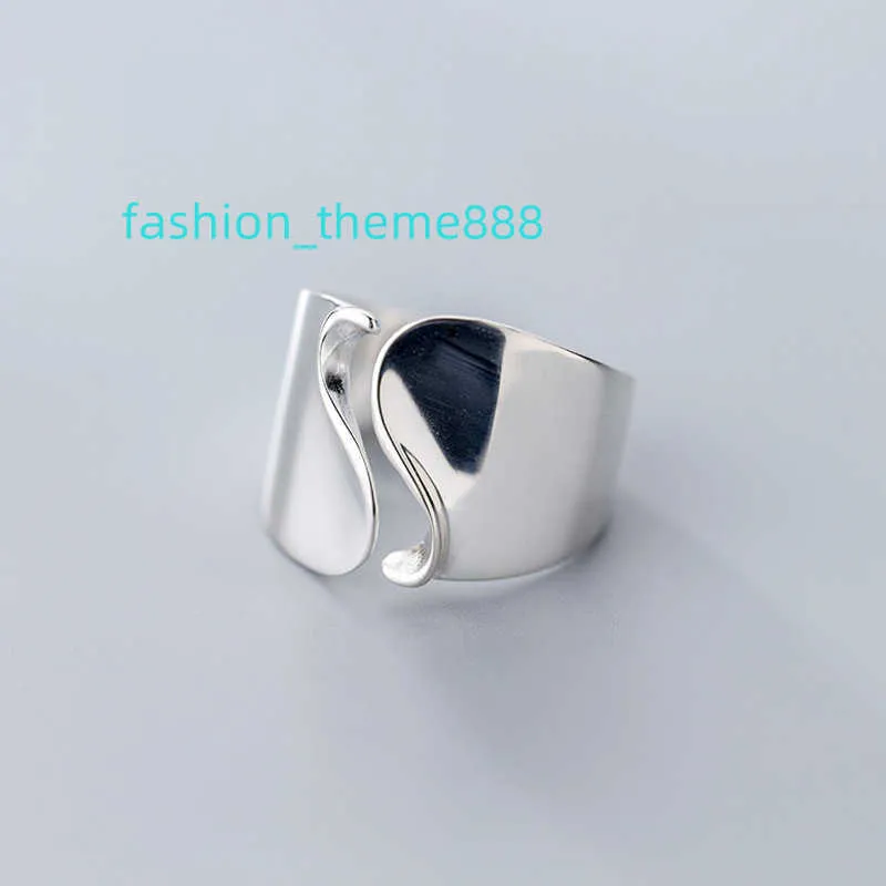 Modischer Ring mit breiter Welle aus 925er Sterlingsilber für Damenschmuck